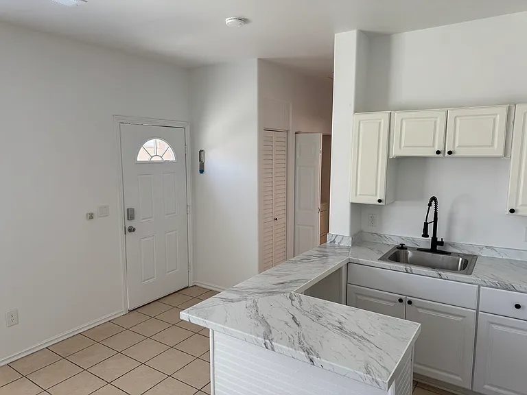 31200 Avenida Alvera #B — Photo 6
