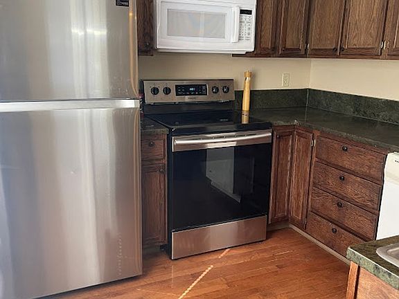 5th image of 3217 Joselin Ln #A