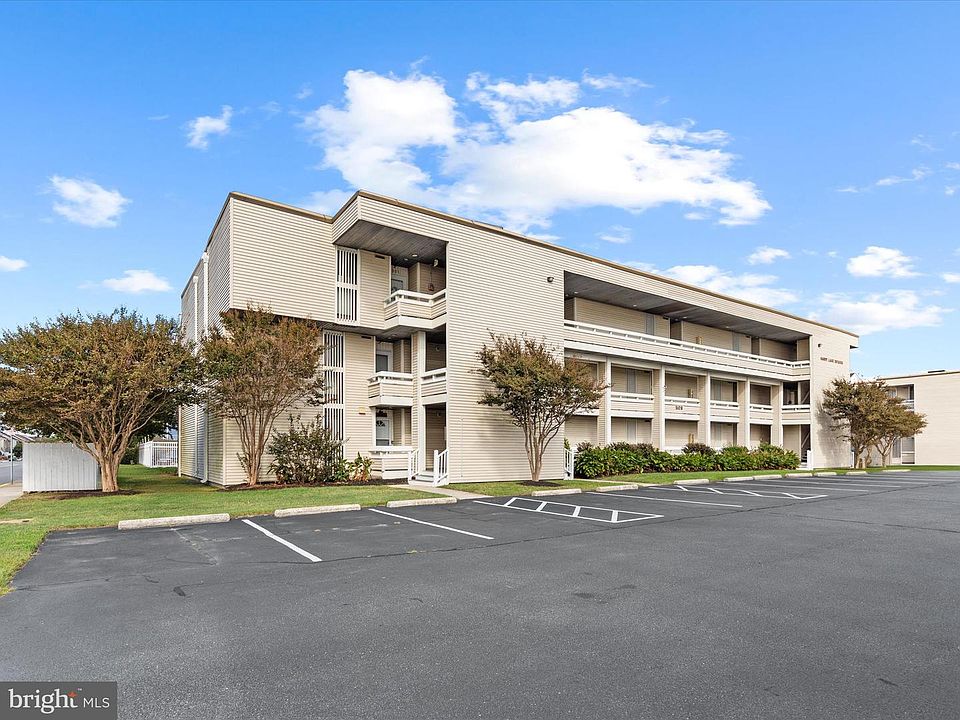 1st image of 510 Penguin Dr #302