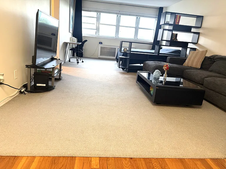 370 Westchester Ave #4R — Photo 3