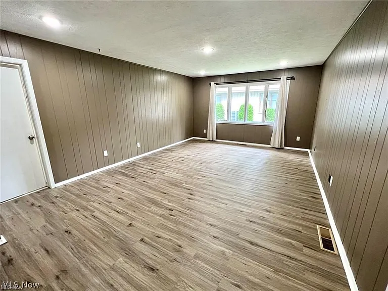 22410 Rock Creek Cir — Photo 20