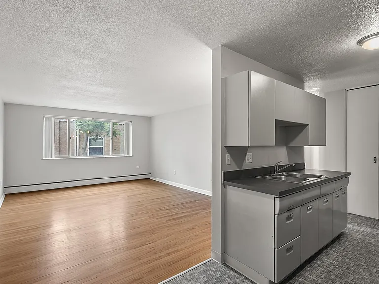 Kent Apartments — Photo 35