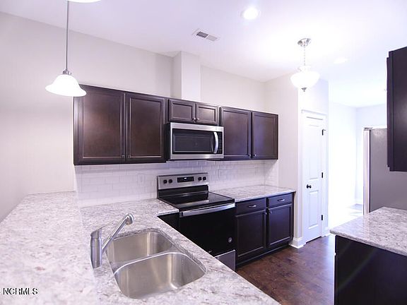 4th image of 1823 Fox Den Way #1