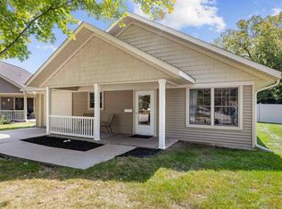 983 Longfellow Pl, Iowa City, IA 52240