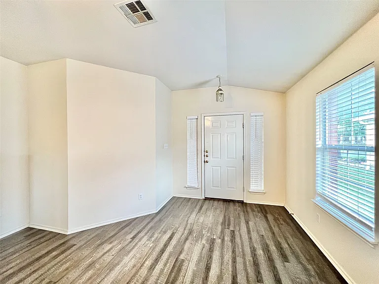 2221 Pearson Way — Photo 5