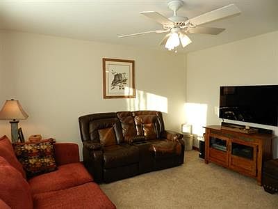 3rd image of 831 N Polk Dr