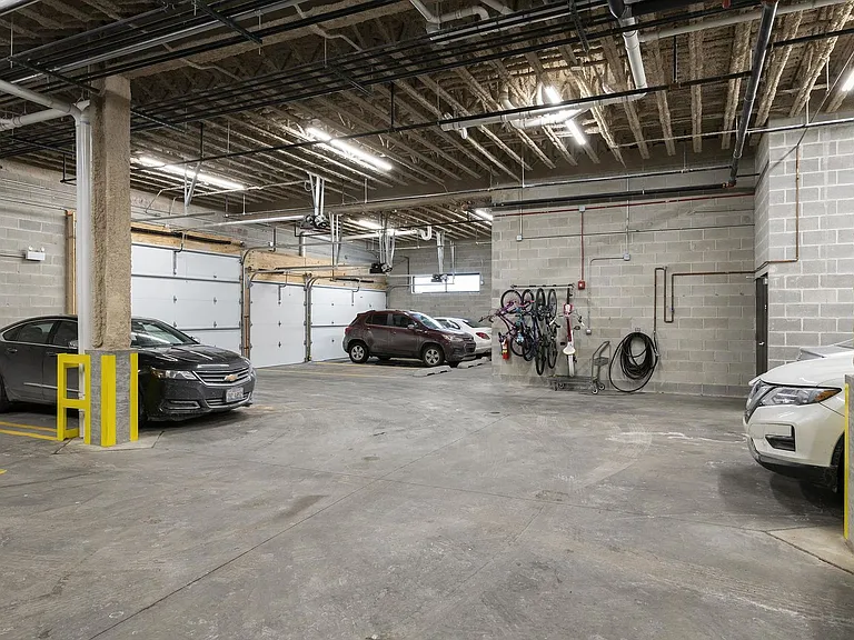 6555 W North Avenue — Photo 18