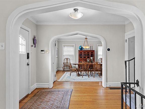5th image of 7456 Parkdale Ave