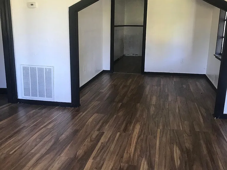 5312 Packard St — Photo 2