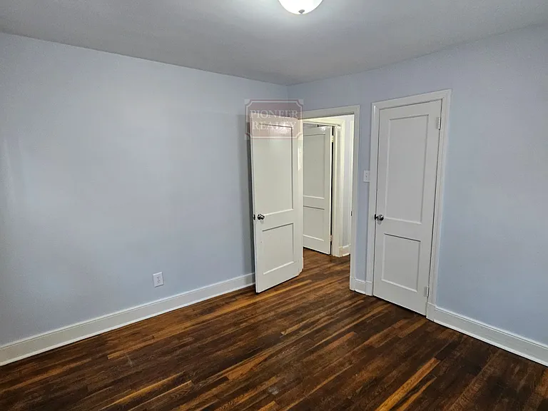 2331 Fleet Ave — Photo 24