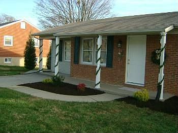 3rd image of 1512 Carrollton Ave