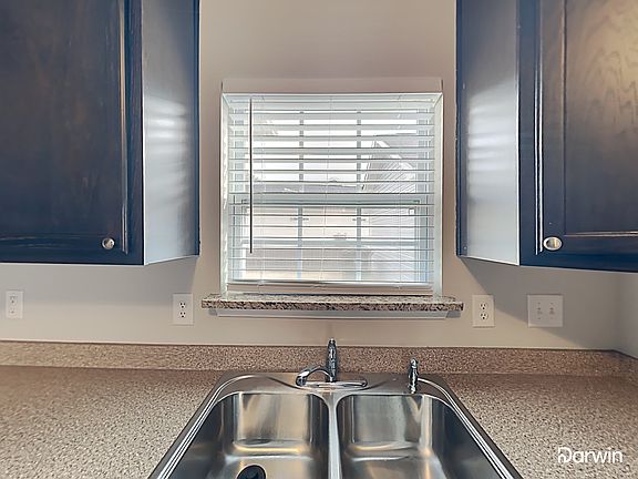 3rd image of 628 Savannah River Dr