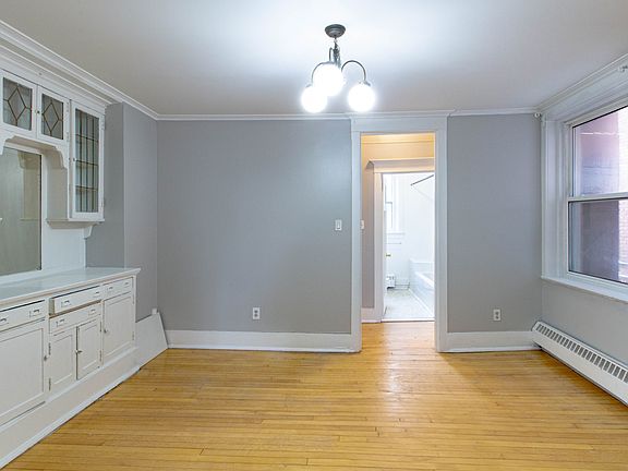 4th image of 359 Elgin St