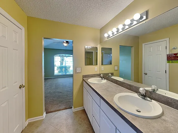 801 Mackenzie Cir — Photo 14