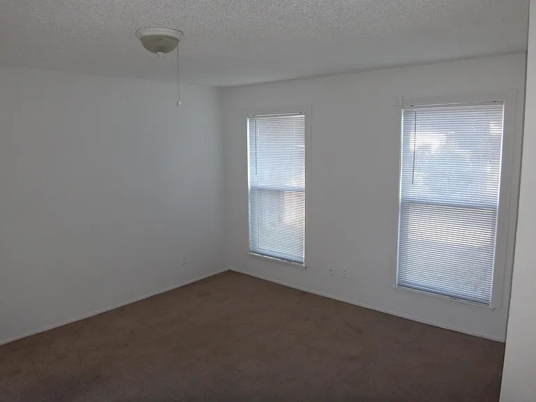 5649 Vista Oak Way — Photo 2