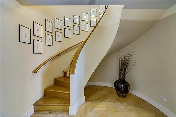 Sold by Barkin and Associates | media 21