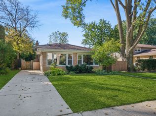 4219 Bobolink Ter, Skokie, IL 60076