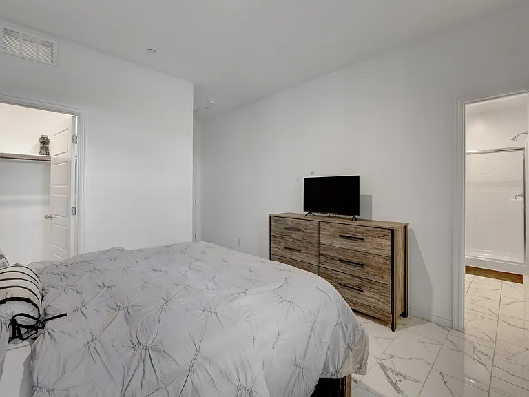 293 Mount Langley St #B — Photo 12