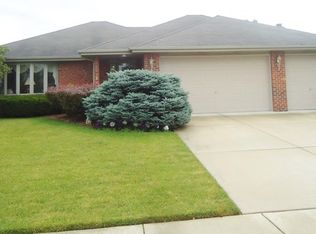 2336 Palmer Ranch Dr, New Lenox, IL 60451