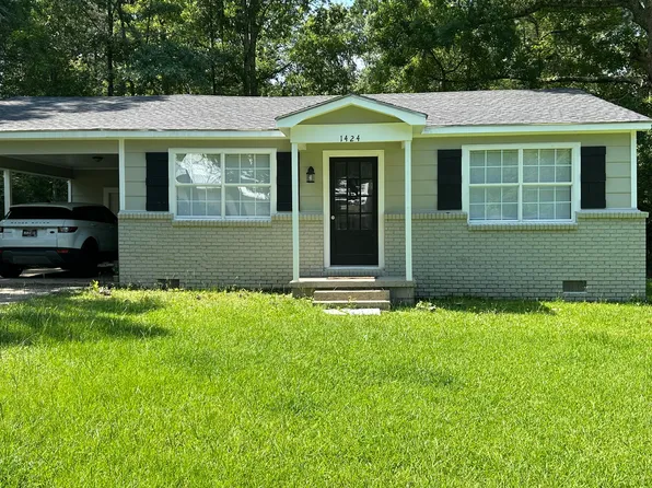 1424 Parker Dr, Laurel, MS 39440