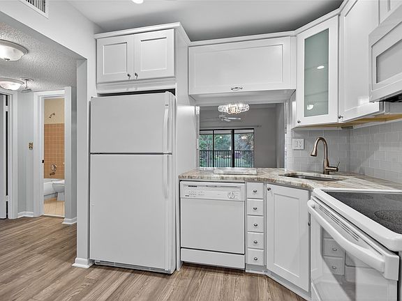 4th image of 3249 Carambola Circle #3249