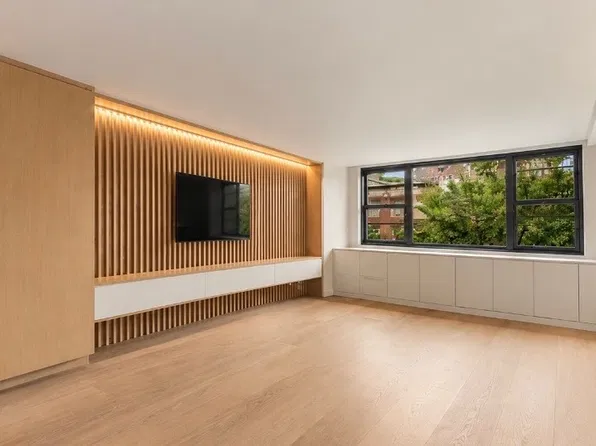 61 Jane St APT 4E, Manhattan, NY 10014