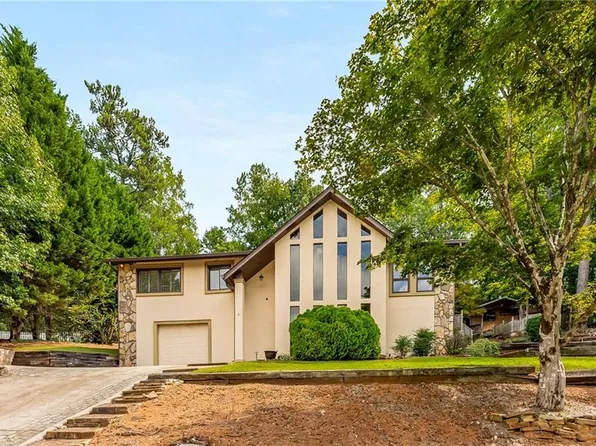 2880 Carrollton Ct, Marietta, GA 30066