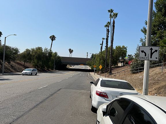 5th image of 129 N Lark Ellen Ave