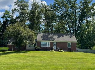 1325 Red Oak Cir, Springfield, OH 45506