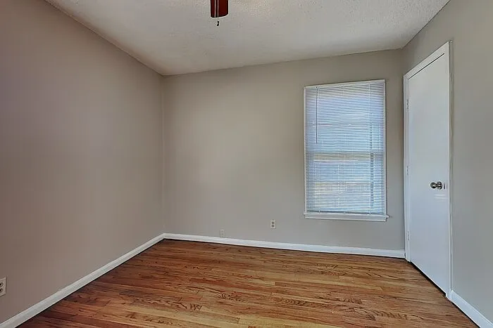 11211 Ulloa Ln — Photo 13