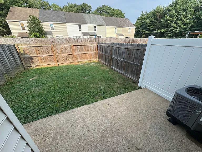 8702 Hermitage Trace Cir — Photo 3