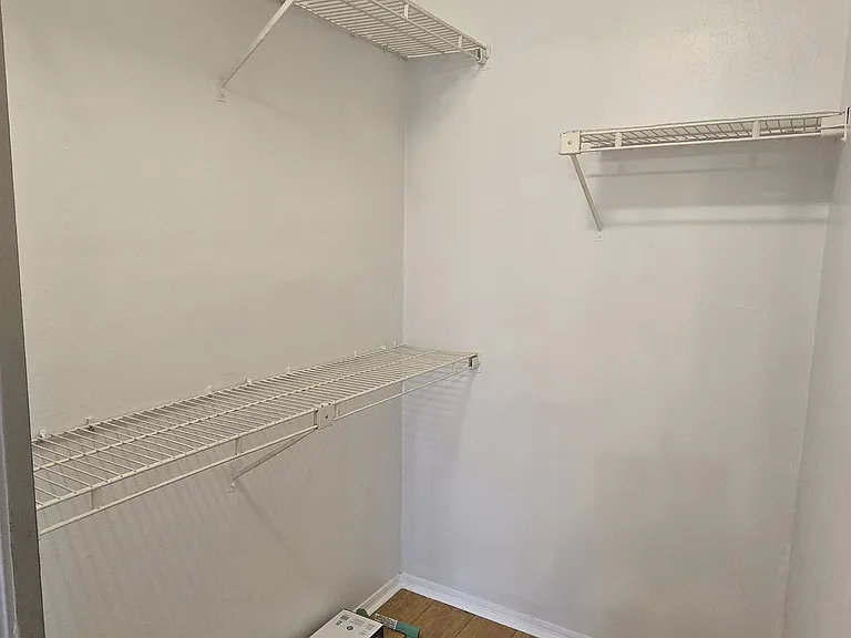 1000 W Horatio St #220 — Photo 30