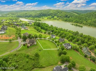 134 Pineberry East Rd, Oak Ridge, TN 37830