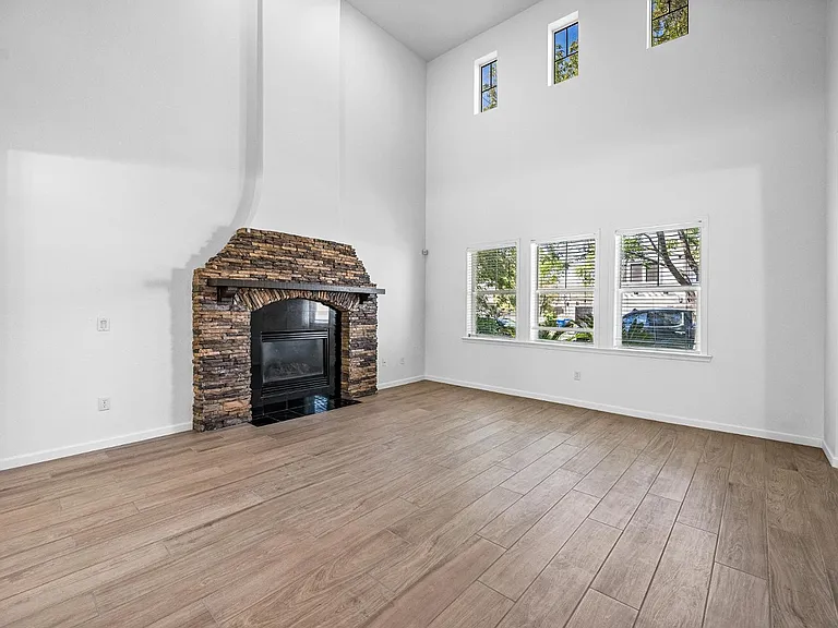 10463 E Olla Ave — Photo 4