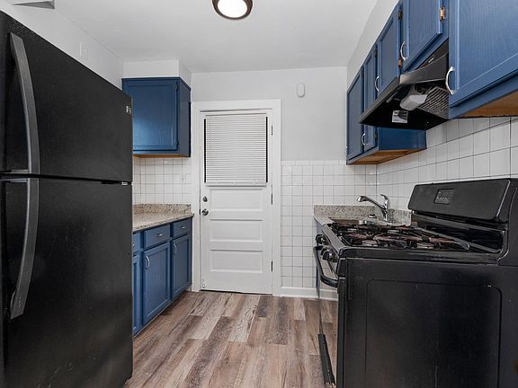 4th image of 8055-8059 S Merrill Ave #8055-2N