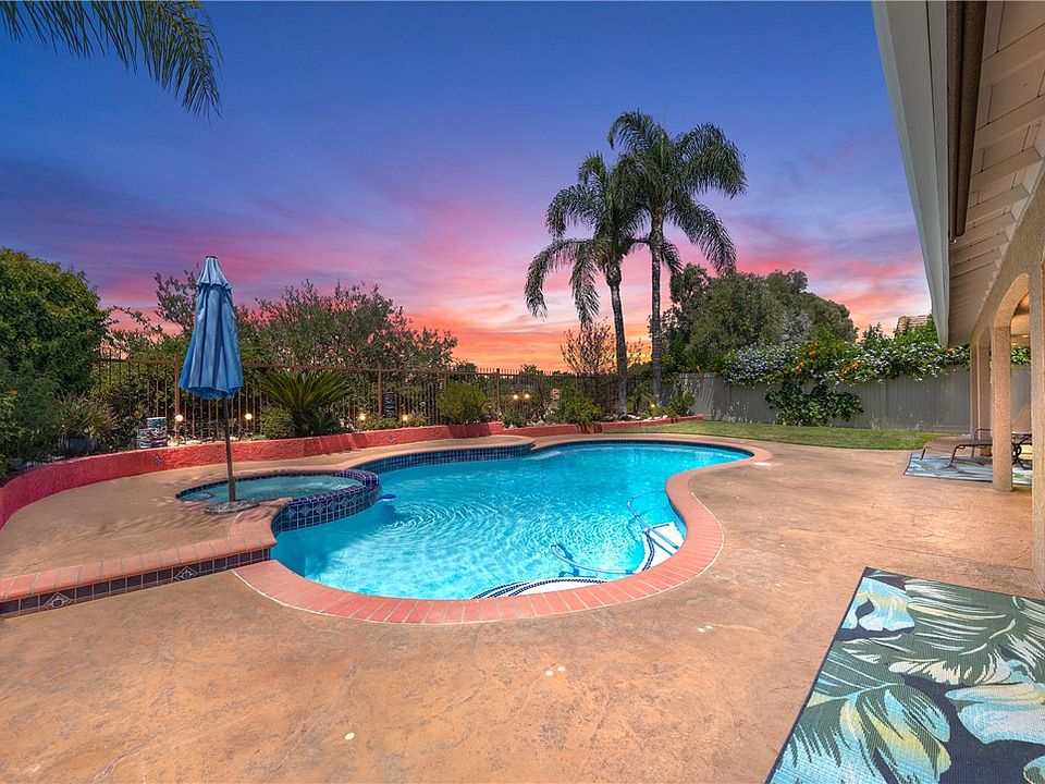 1st image of 41787 Camino De La Torre