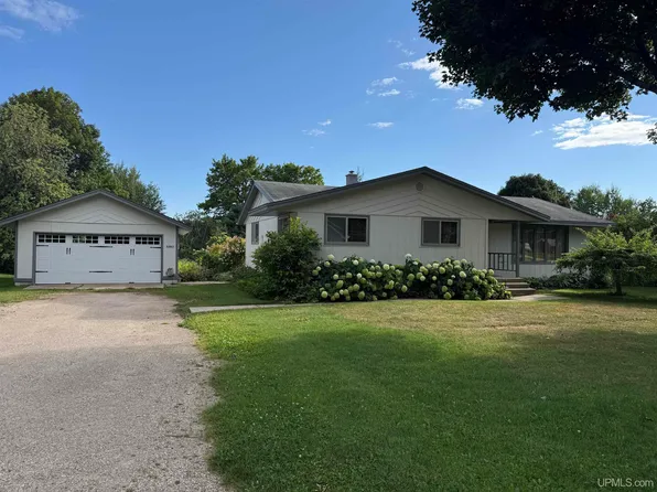 3641 W Onota St, Chatham, MI 49816
