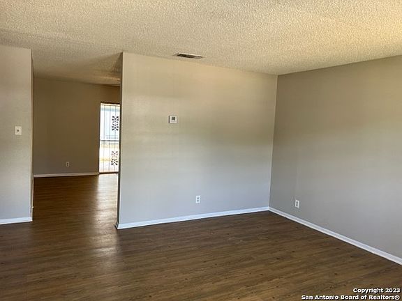 3rd image of 5914 TOPCROFT DR