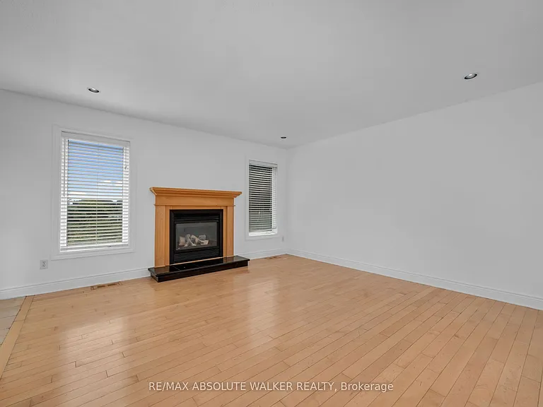 2269 Sandman Cres — Photo 8