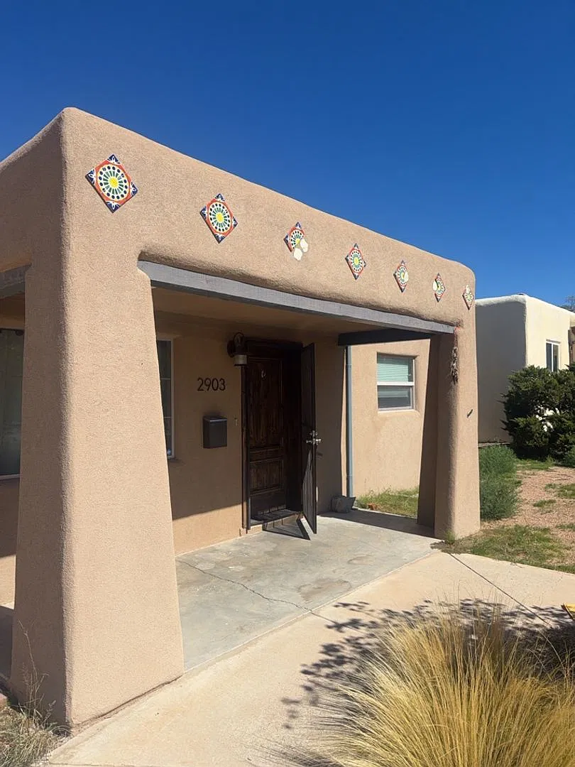 2-bedroom, 1-bathroom home located in the vibrant city of Albuquerque — Photo 1