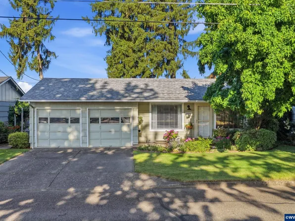 1050 Astor Way, Woodburn, OR 97071