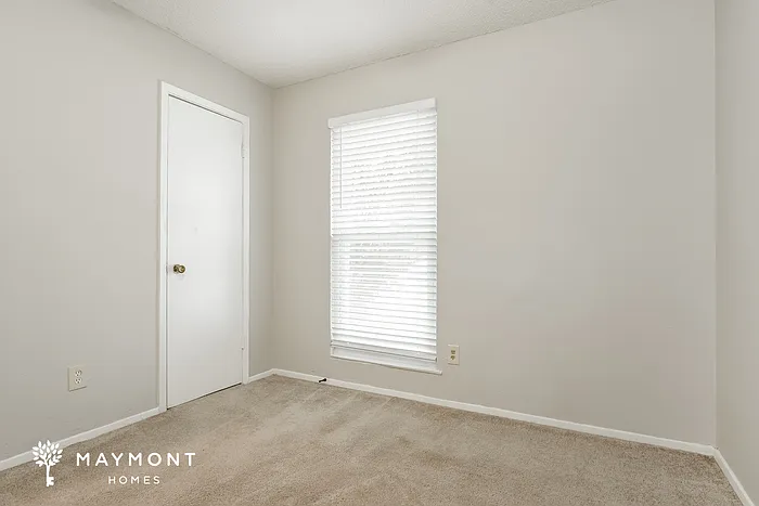 441 NW Jayellen Ave — Photo 9