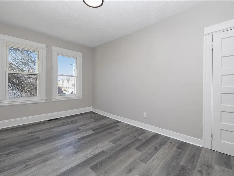 49 Cowles St #49 — Photo 7