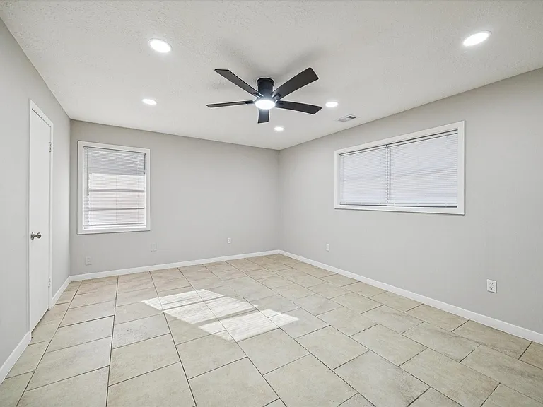 1703 Raintree St — Photo 9
