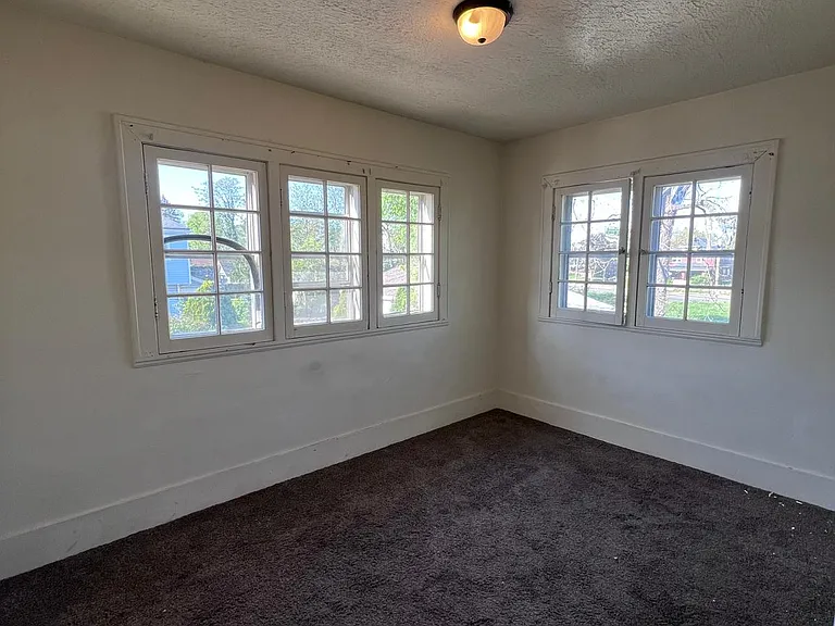 136 Willowwood Dr — Photo 10
