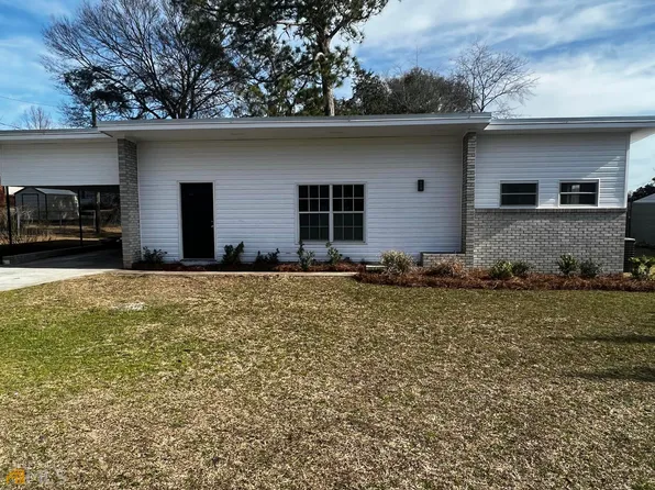 515 Karen Dr, Eastman, GA 31023