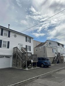 864 S Walnut Street, Lindenhurst, NY, 11757