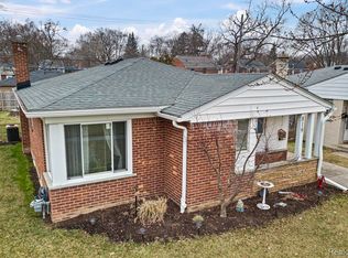 819 N Campbell Rd W, Royal Oak, MI 48067