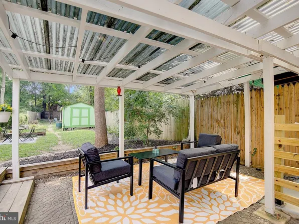 8203 Roanoke Ave APT B, Takoma Park, MD 20912