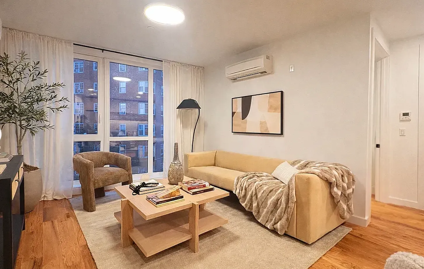 205 Cabrini Boulevard — Photo 2